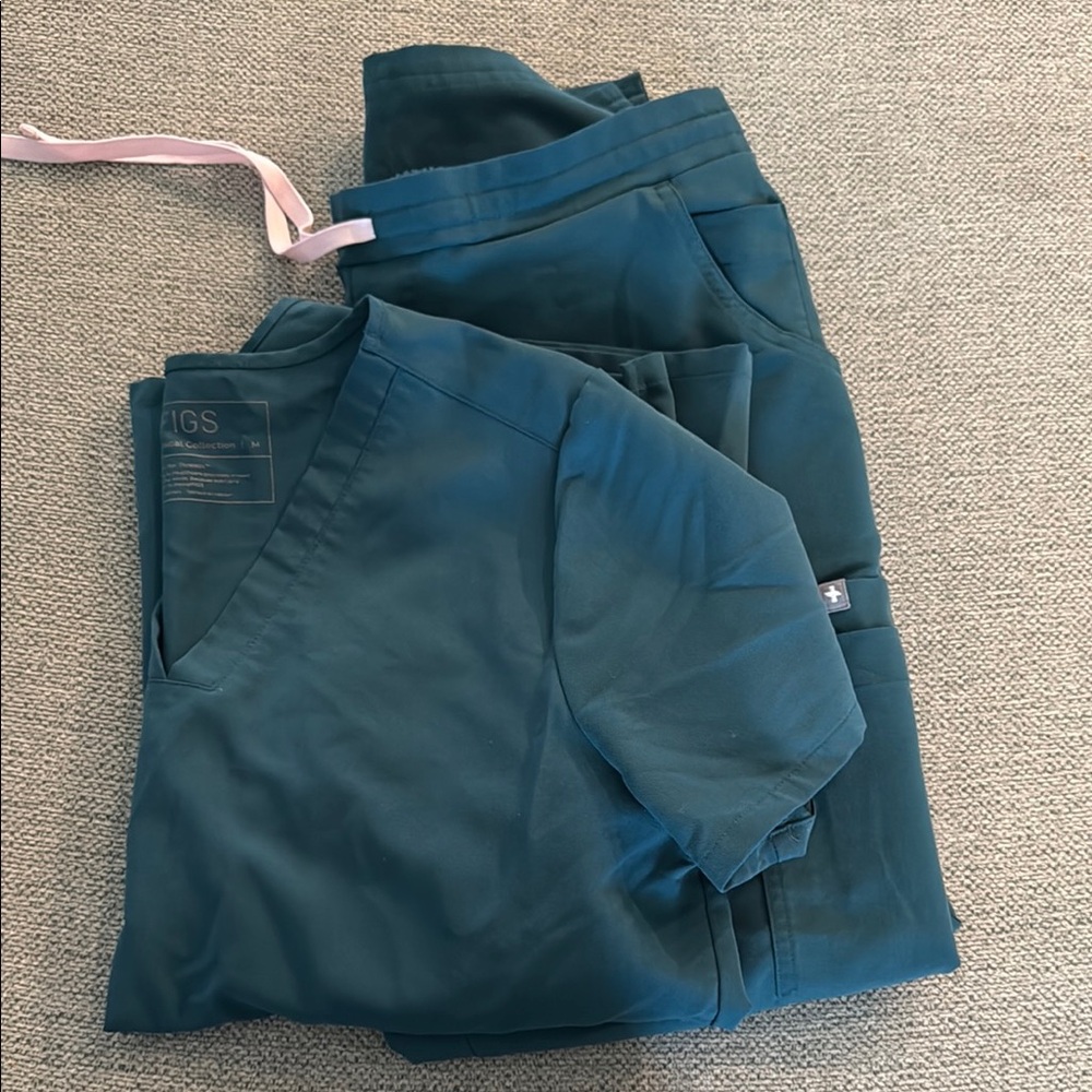 Figs Caribbean Blue Scrub Set